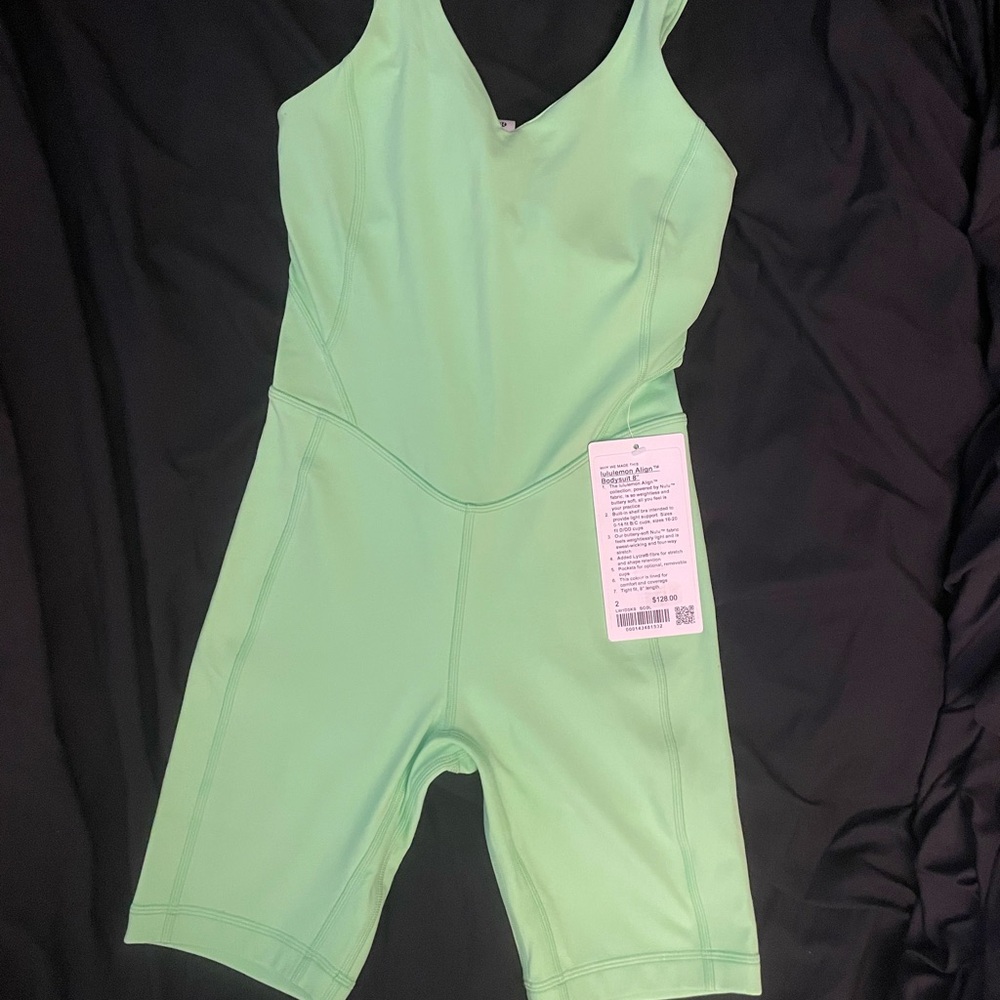 Lululemon Athletica NWT 8” inseam Align Nulu Women’s Size 2 Neon Green Bodysuit